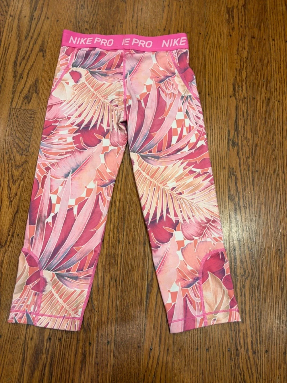 Nike Pro Dri-FIT Girls Pink Tropical Palm Print Cropped Athletic Leggings Size M